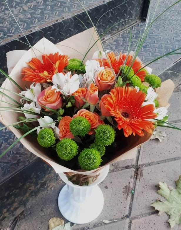Букет цветов из: Герберы, Хризантемы, Альстромерии и Розы в Сосново-Озерском