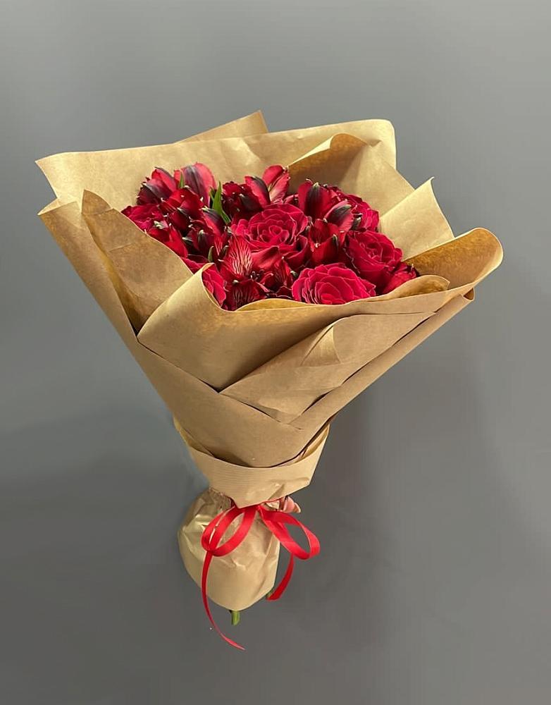 Букет цветов из: Альстромерии и Розы в Сосново-Озерском