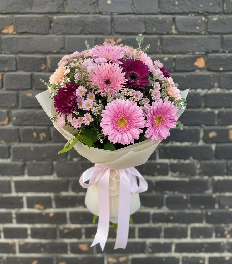 Букет цветов из: Герберы и Хризантемы в Сосново-Озерском