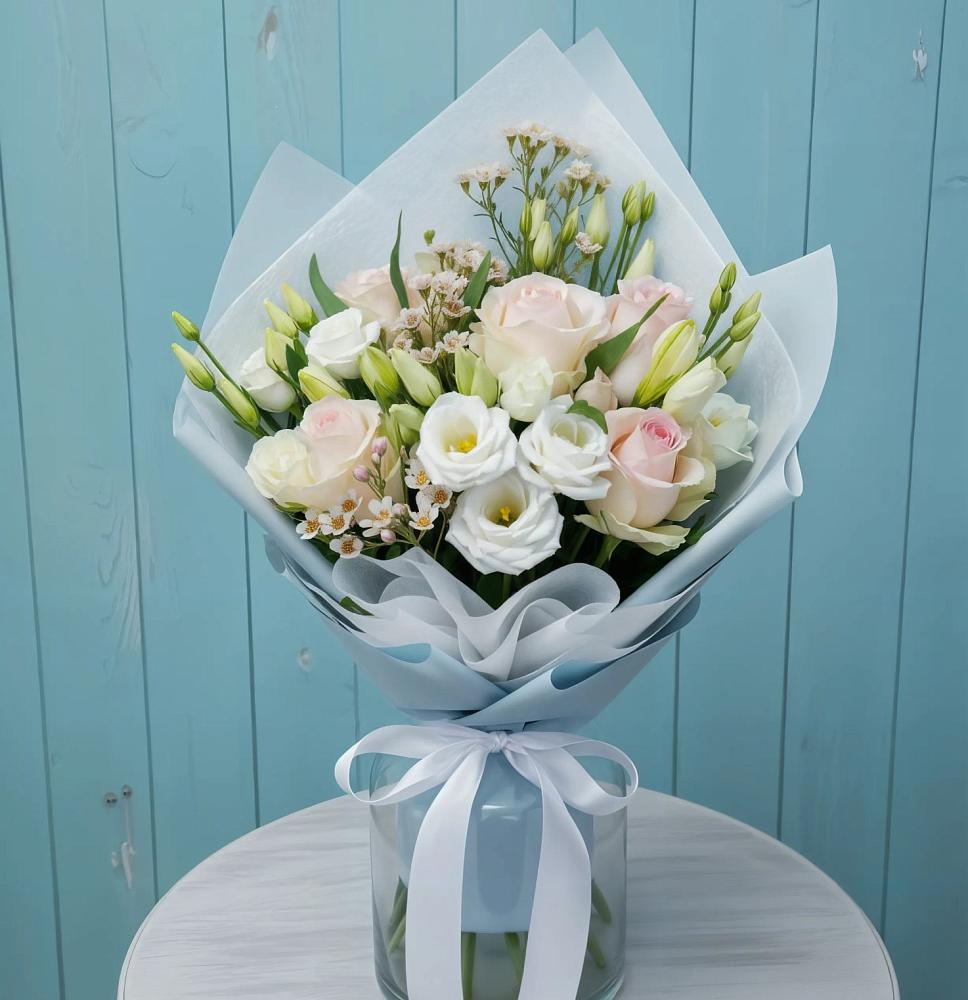 Букет цветов из: Розы и Лизиантусы в Сосново-Озерском