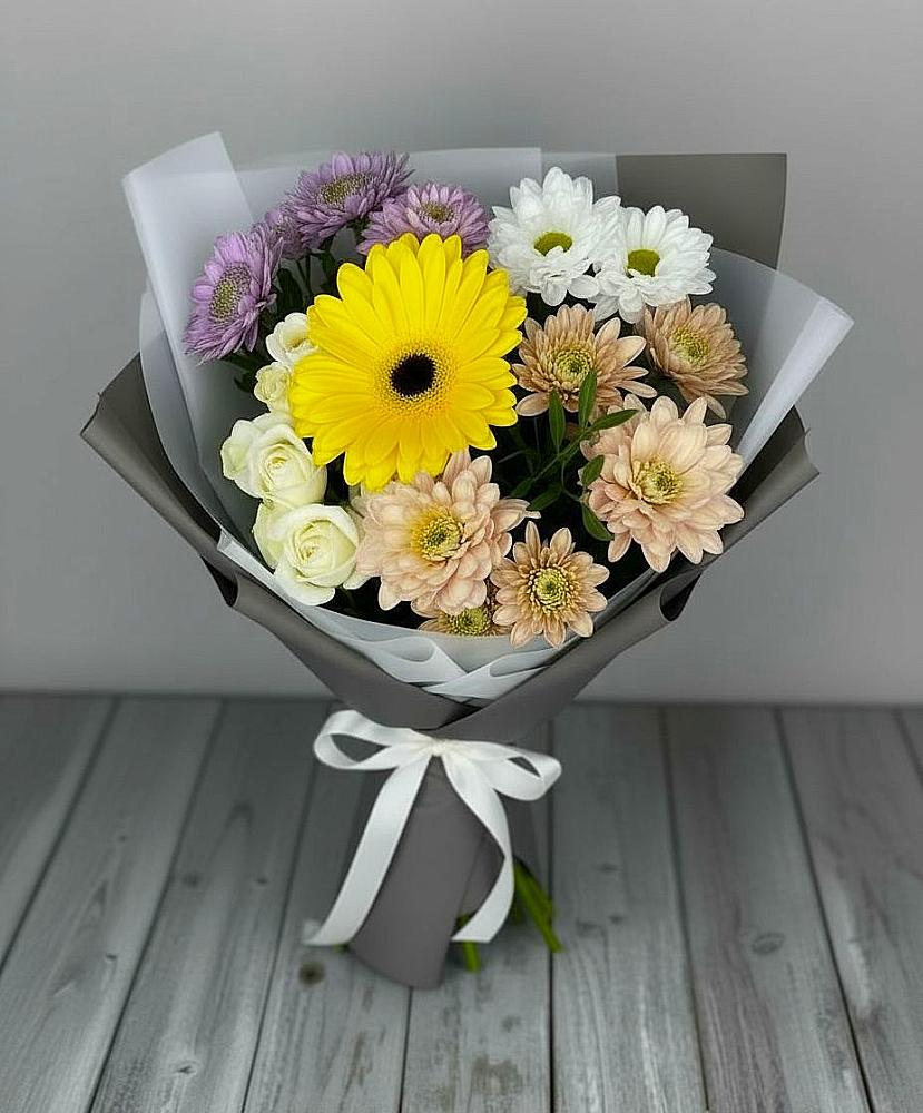 Букет цветов из: Розы, Герберы и Хризантемы в Сосново-Озерском