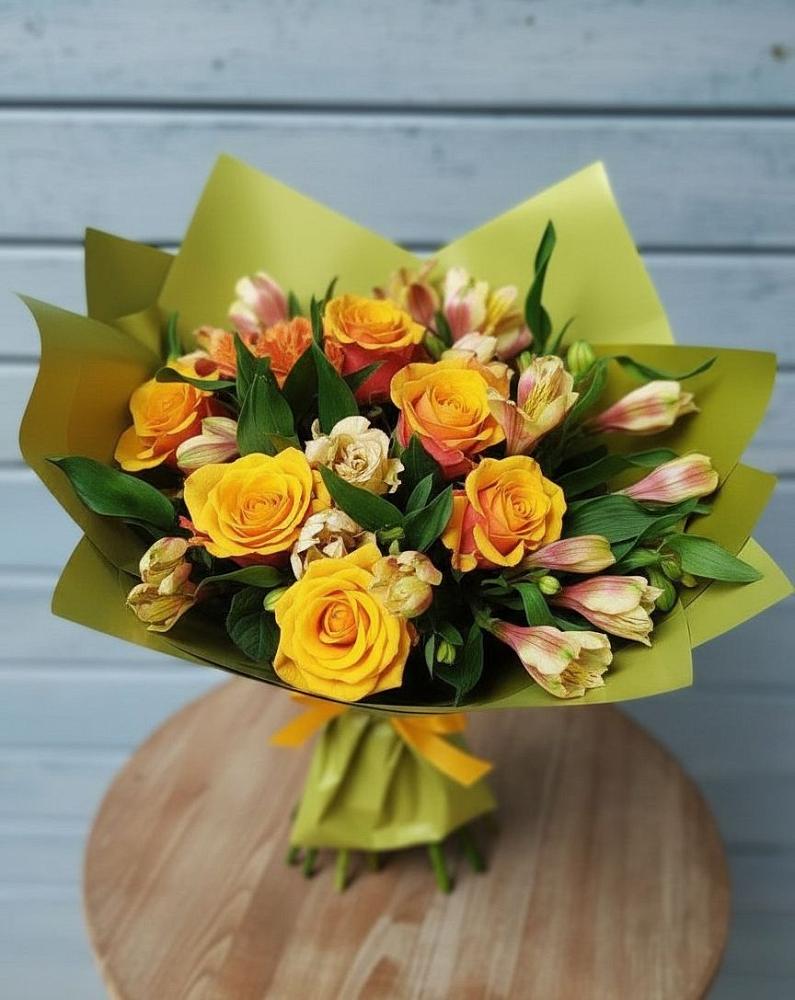 Букет цветов из: Альстромерии и Розы в Сосново-Озерском