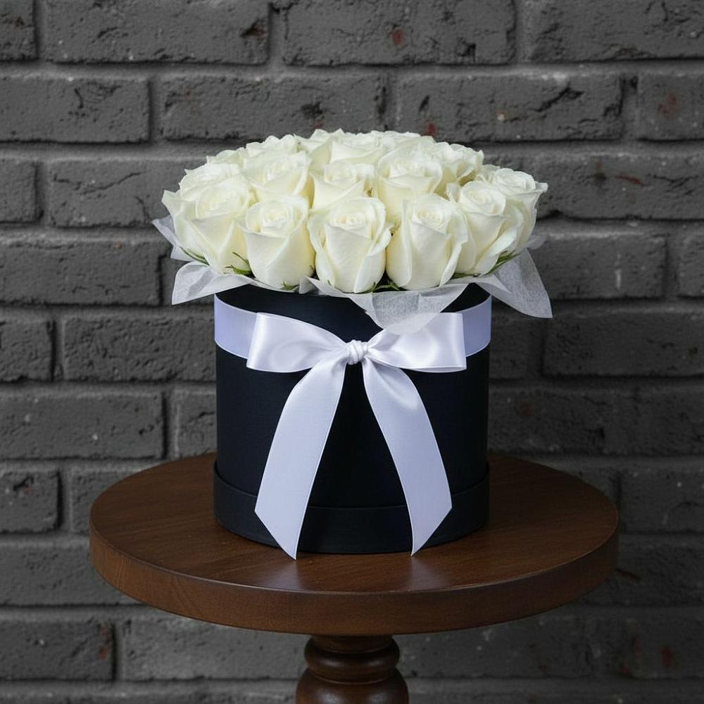 Цветочная композиция из Розы в шляпной коробке в Сосново-Озерском