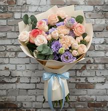 Букет цветов из:  Розы, Лизиантусы и Гвоздики #REPLACE_PRED# Сосново-Озерском